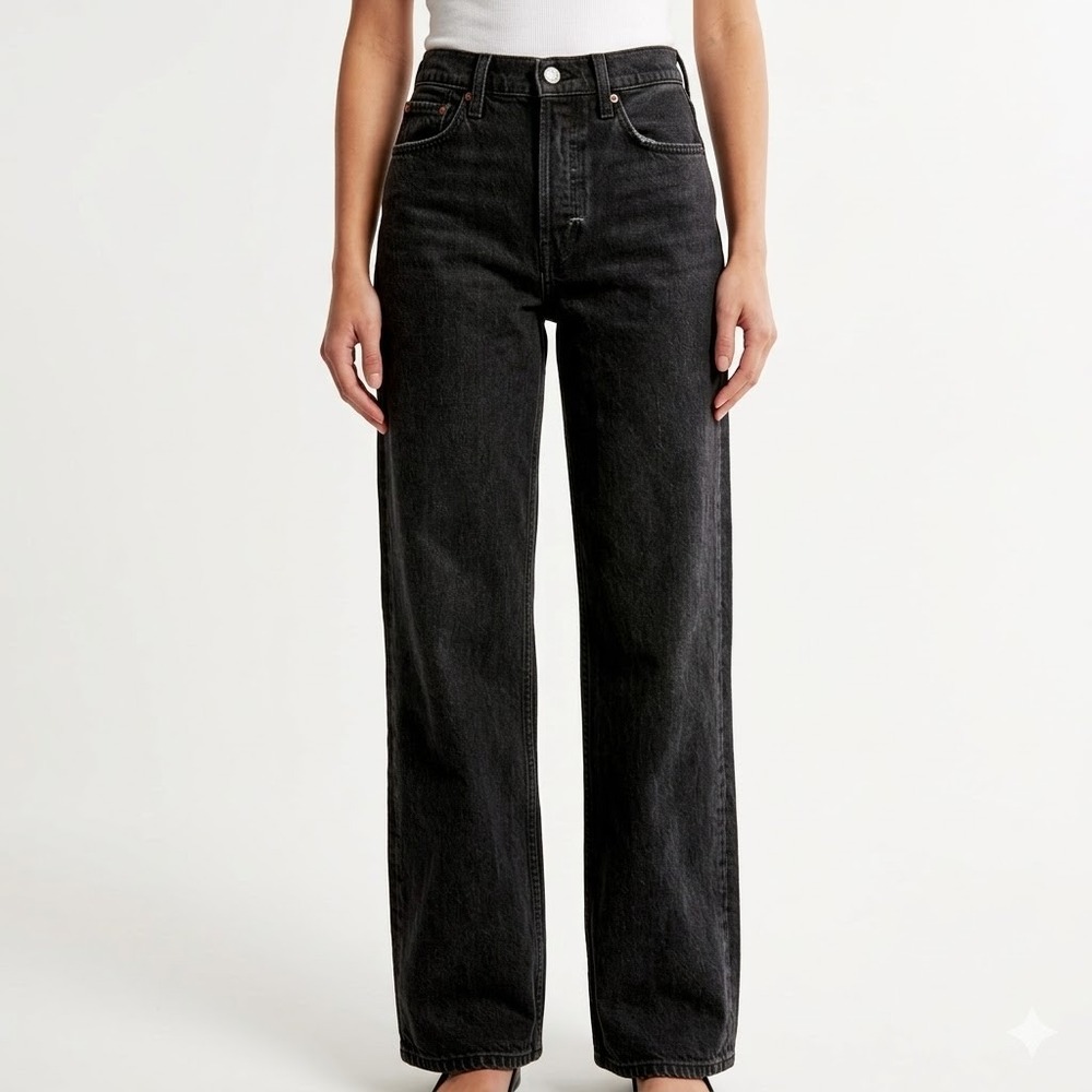 Abercrombie & Fitch High-Rise Straight-Leg Jeans in Black